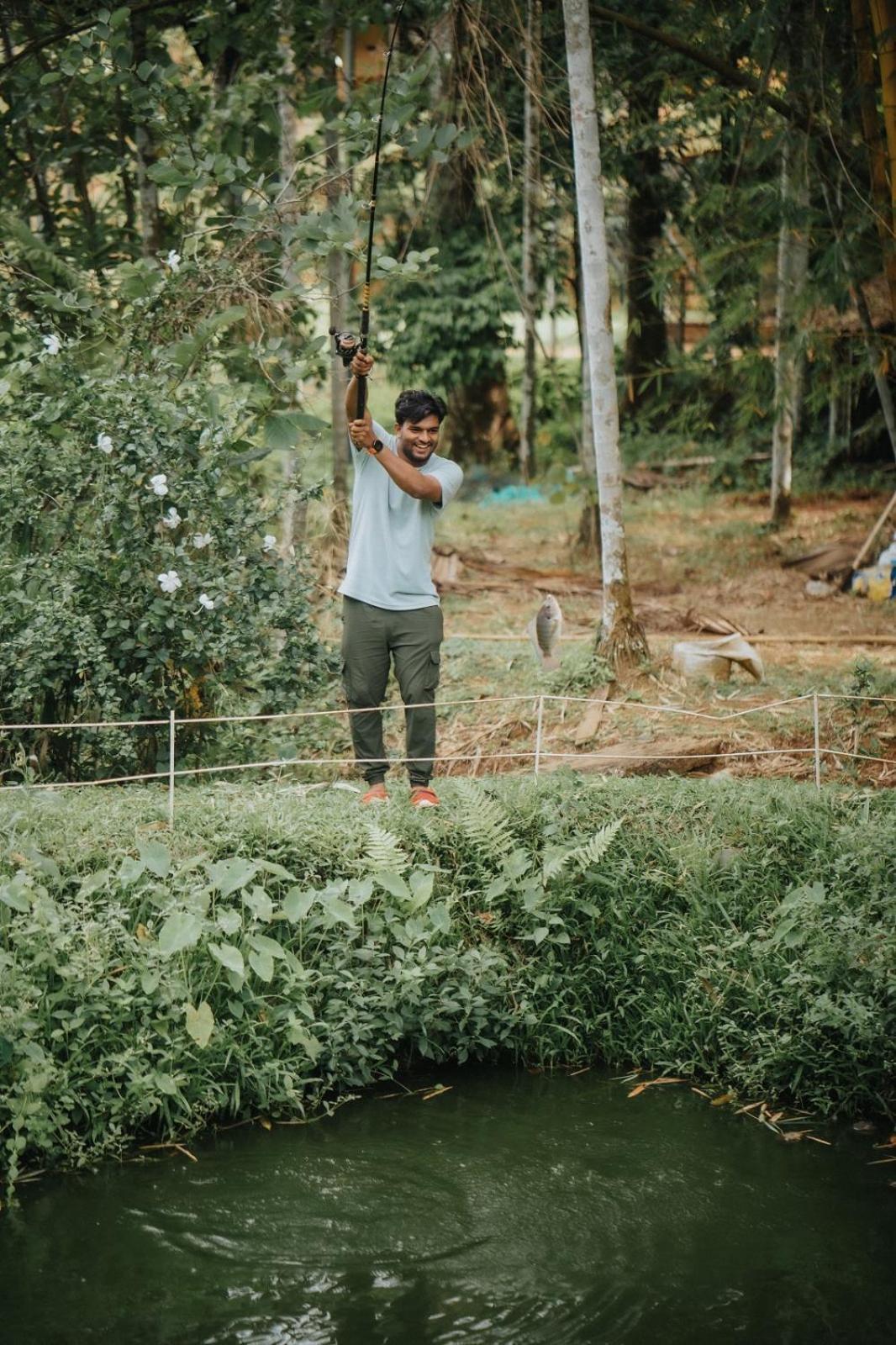 Thenmala Ecoresort Punalur Luaran gambar